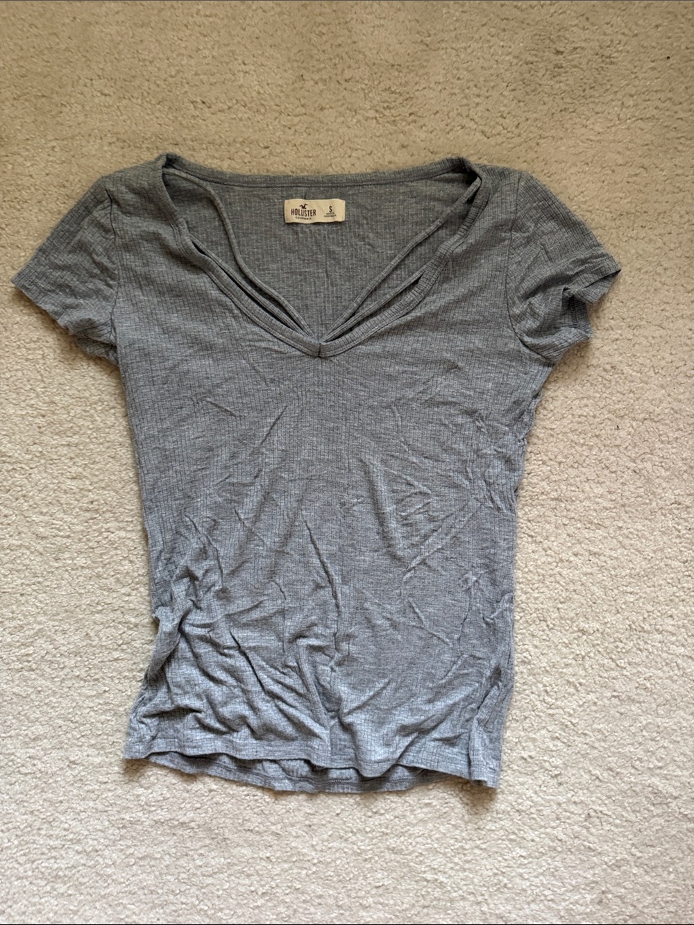 Hollister Women's Heather Gray Ribbed V-Neck Short Sleeve Tee